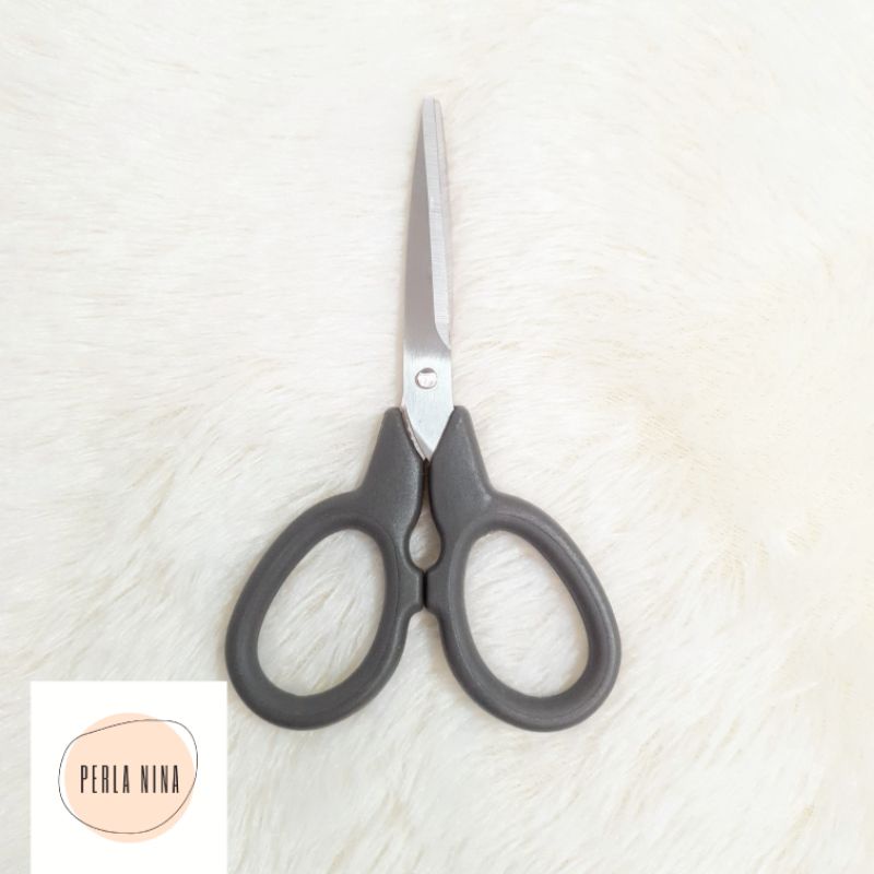 

Gunting Abu-Abu / Grey Scissors / Gunting Dapur