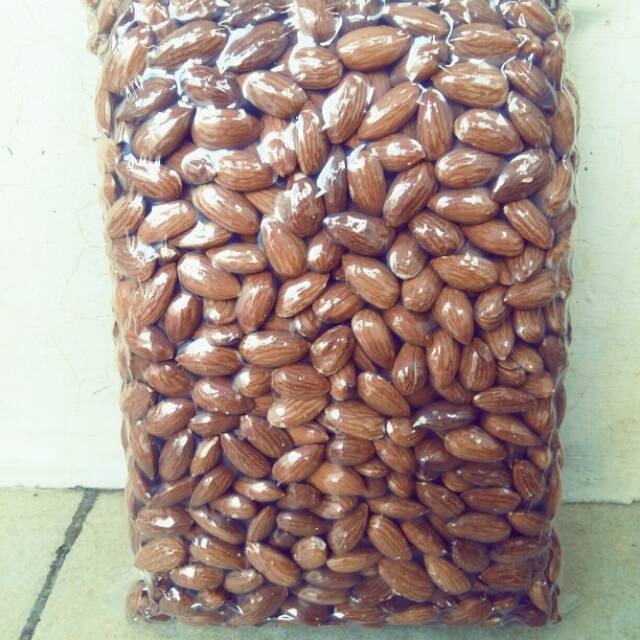 

Kacang Almond Panggang 1Kg California Vacum pack