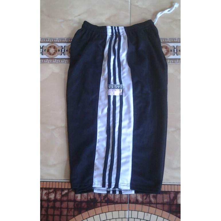 kolor pendek adidas XL