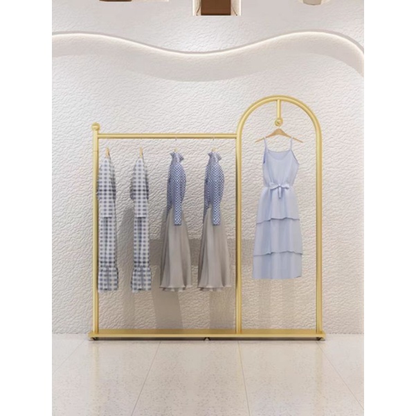 gantungan display baju butik