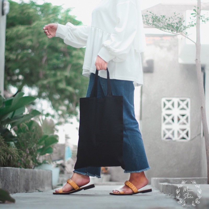 TOTEBAG KANVAS  POLOS BAHAN TEBAL SIMPLE MURAH