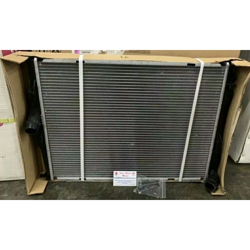 Radiator BMW 320i E90 2005-2012