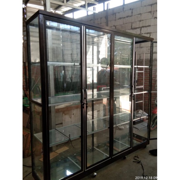 almari kaca hiasan display aluminium Jumbo/ etalase lemari hias