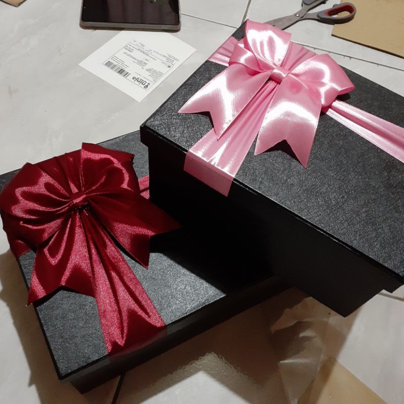 GIFTBOX SPESIAL KOTAK HADIAH SEPATU BOX KADO SANDAL