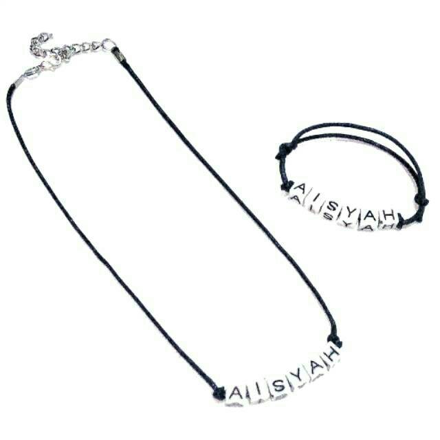 Paket Kalung dan Gelang nama White Monochrome (Dapat Kalung dan Gelang nama)