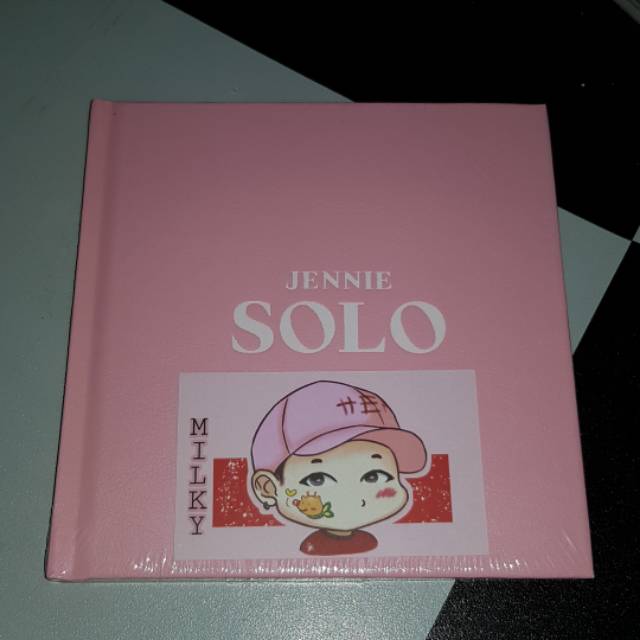 JENNIE - SOLO (+POSTER)