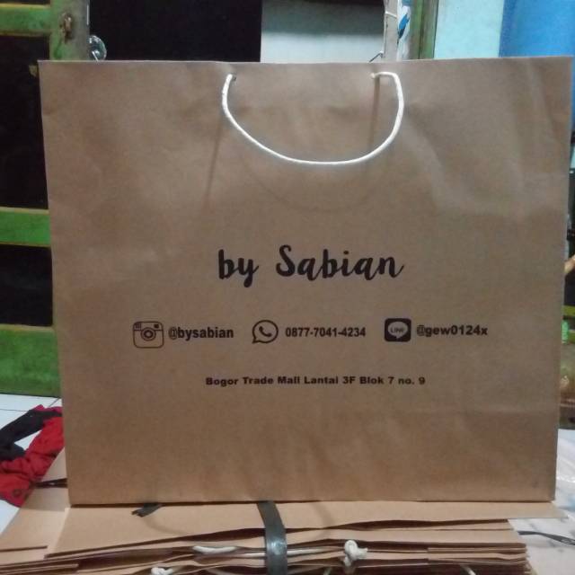 

Tas kertas paper bag souvenir paper bag sablon free design