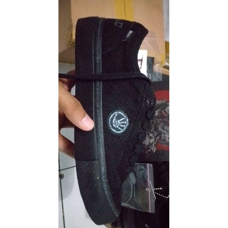 Sepatu Beazt X Deadsquad V2