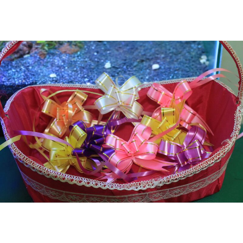 

Bunga Hiasan Pita Parcel Lis Emas 1,5cm
