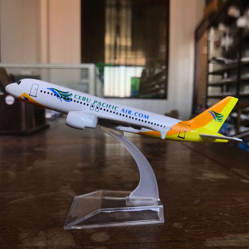 Miniatur Diecast Pesawat Terbang Philippine Airlines Boeing 747 777 Model PAL Airbus A380 Cebu Pacific A320 Bahan Metal Ukuran 16CM