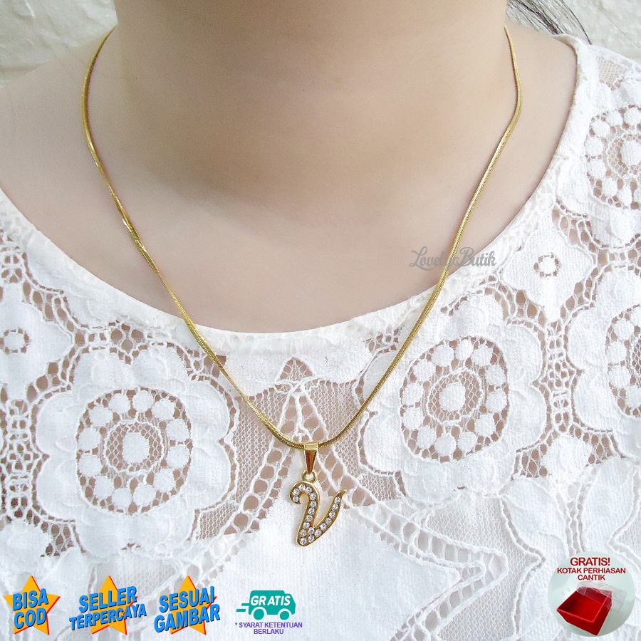 Lovelybutik Honey Kalung Inisial Huruf Titanium Anti Karat Kalung Hurup Abjad Alphabet Ins V Klasik  BONUS KOTAK PERHIASAN