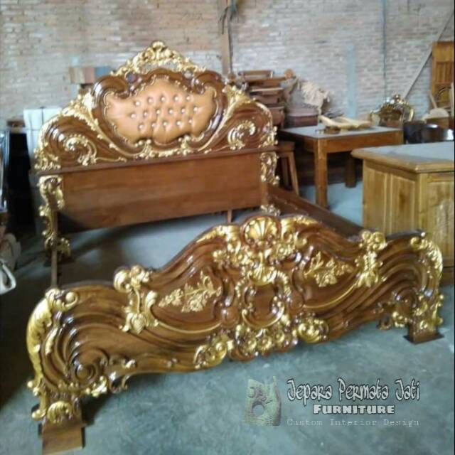 Tempat tidur ukiran klasik mewah ( dipan jati jepara )