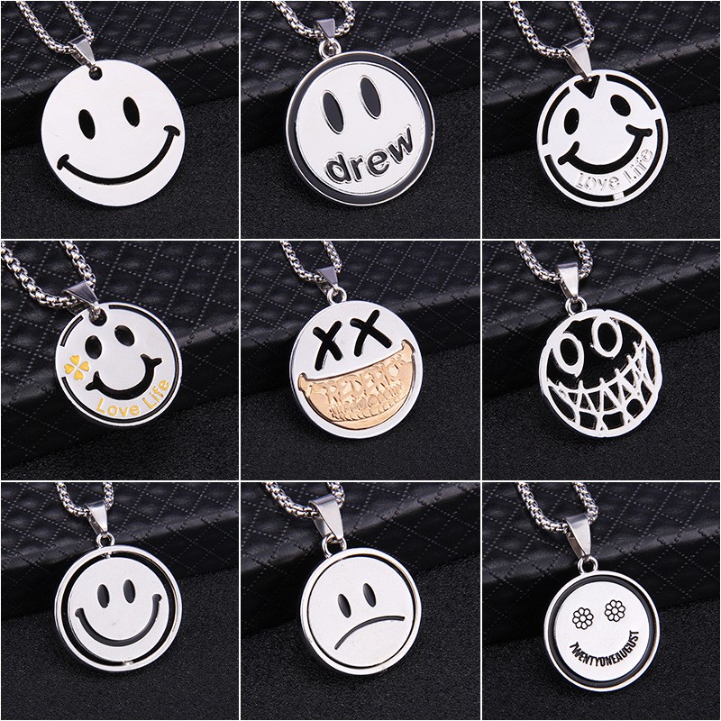 Kalung Liontin Emoji Smiley Face Bahan Titanium Steel Gaya Hip Hop Punk Untuk Pria Dan Wanita