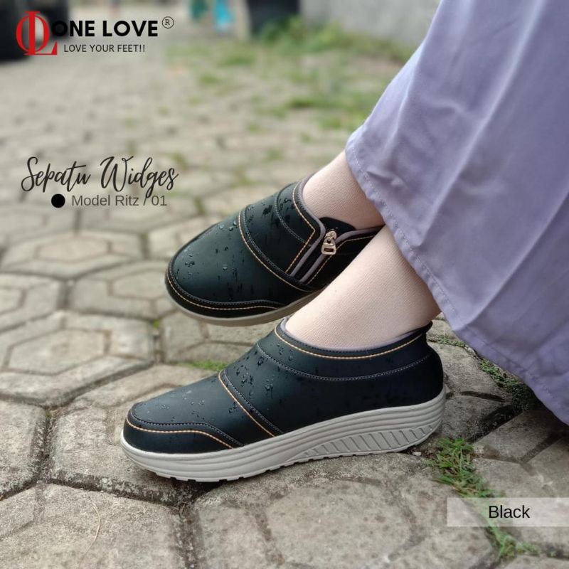 Sepatu sandal wanita One love Ritz Hak putih