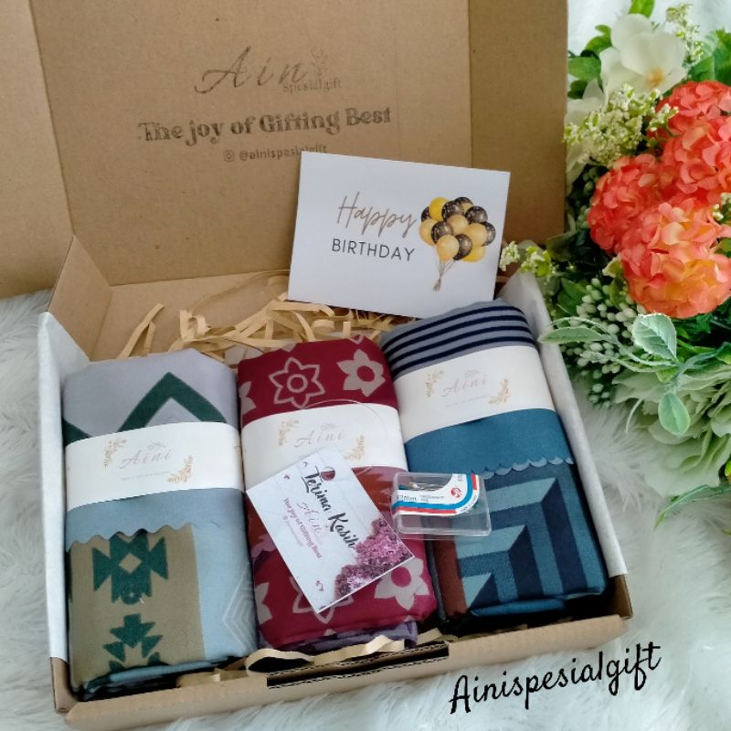 Hampers jilbab kado gift box hadiah ulang tahun wedding anniversary graduation PAKET 11