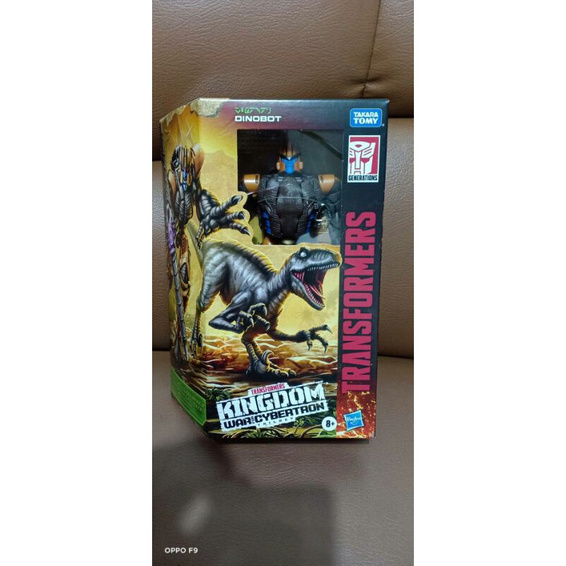 Hasbro Transformers WFC Kingdom Beast Voyager Dinobot