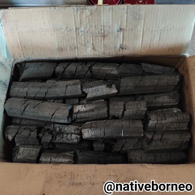 10KG Arang Briket Sawdust Serbuk Kayu (Grade B) - Arang BBQ Chacoal