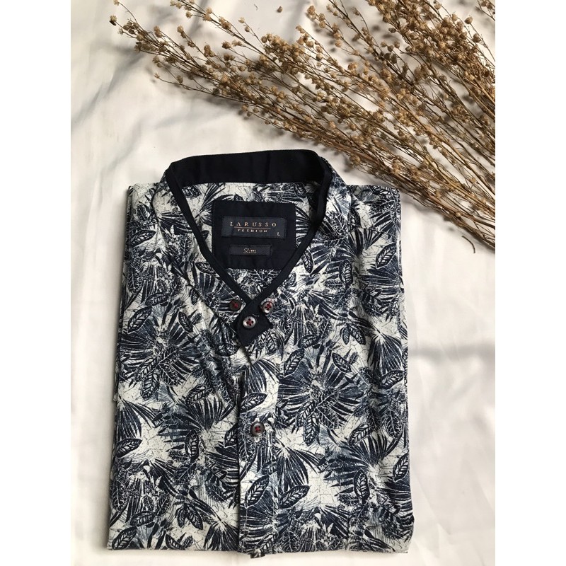 Preloved Kemeja Larusso Premium Slim Fit Size L