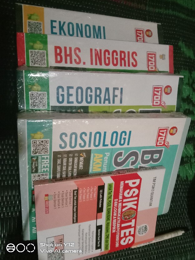 Buku 1700 Plus Bank Soal Sosiologi Sma Penuntun Akm Dan Sk Shopee Indonesia
