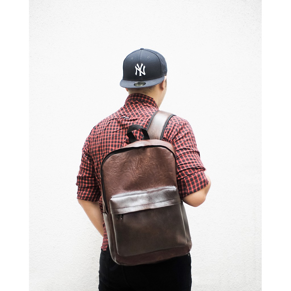 ACCRA Tas Ransel Backpack Vintage Pria Keren Traveling Kulit Laptop 13 14 inc from The Daily Smith