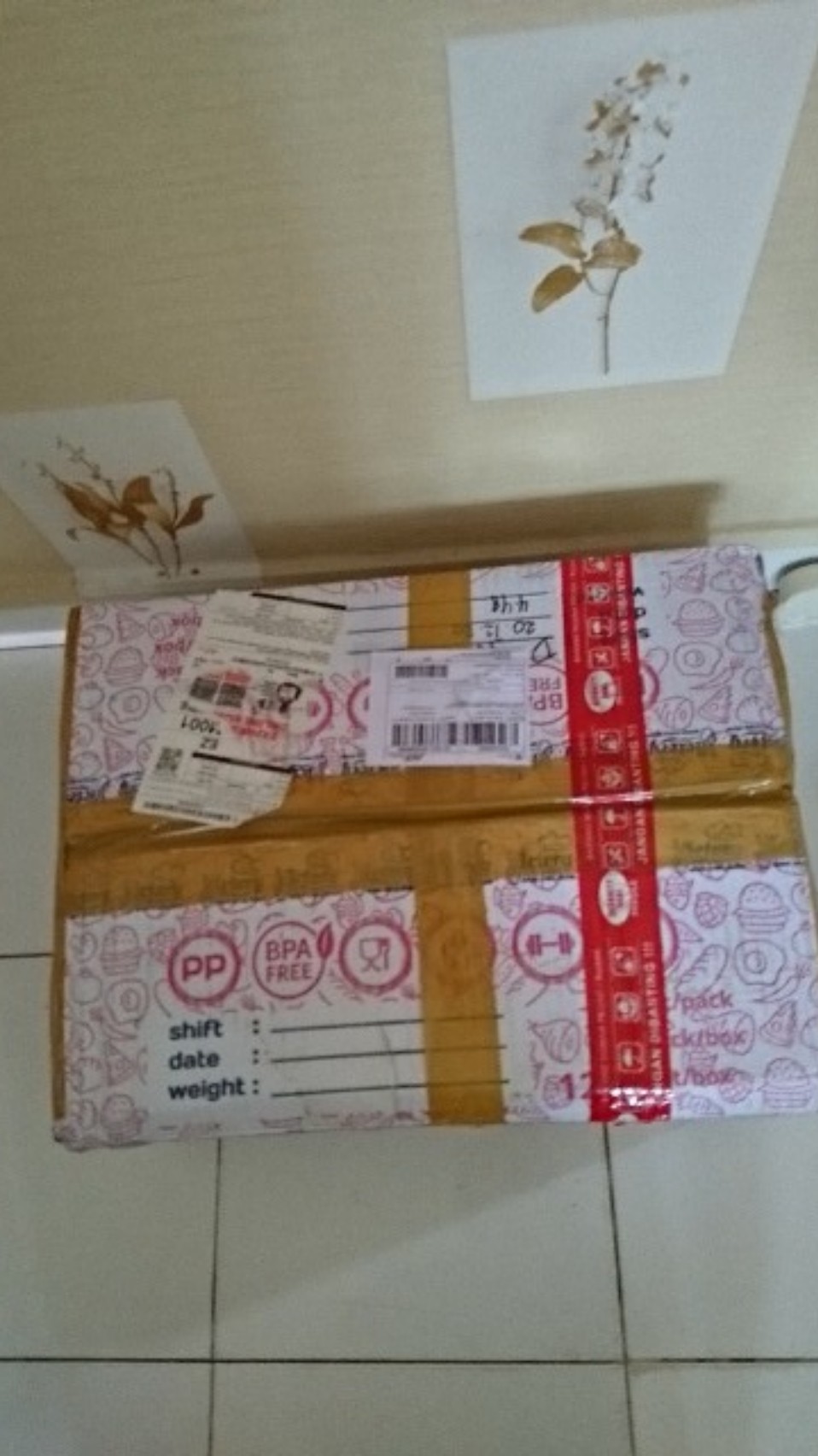 Botol Plastik Bowling 350 Ml Tebal 26 Gram + Tutup Putih / Hitam Botol Cantik Unik Minuman Jus