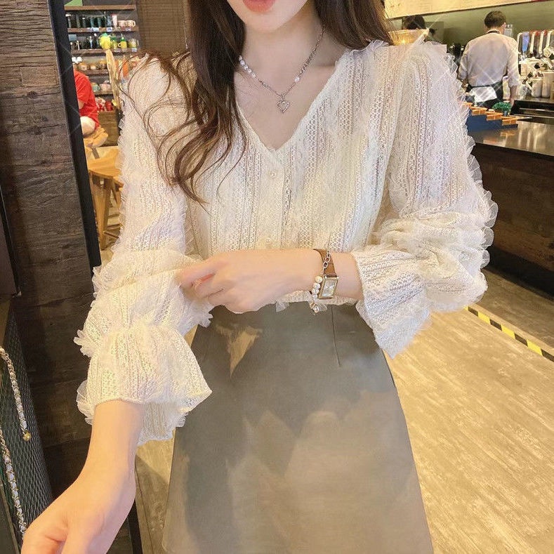 atasan renda import Autumn and Korean style soft lace hollow lace shirt women s mesh lace stitching