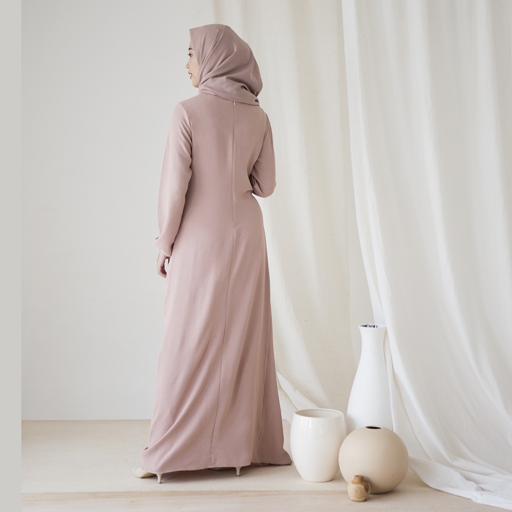 Aska Label - Praya - Gamis dengan drape bagian depan samping warna ungu dusty, dusty pink, coklat, biru indigo