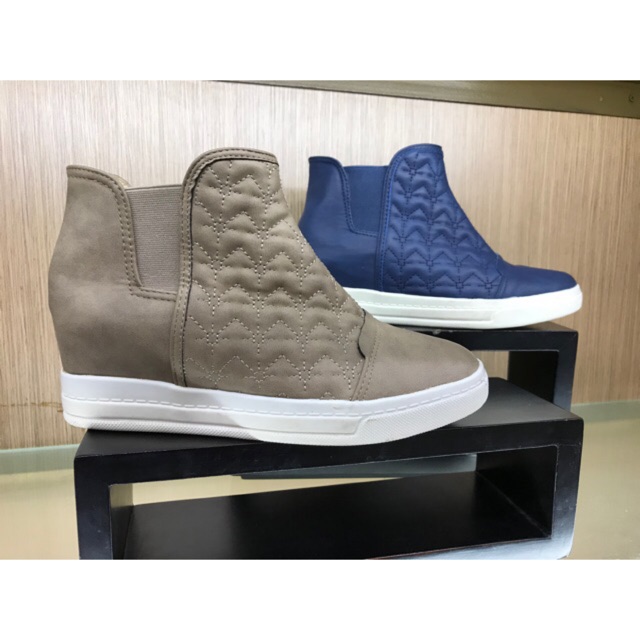 Sepatu BOOTS wanita merk Laviola 2159 LLK