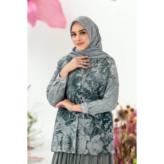 PRELOVED VALVIA TOP MIDNIGHT M/L Buttonscarves x Ria miranda Xanadu series