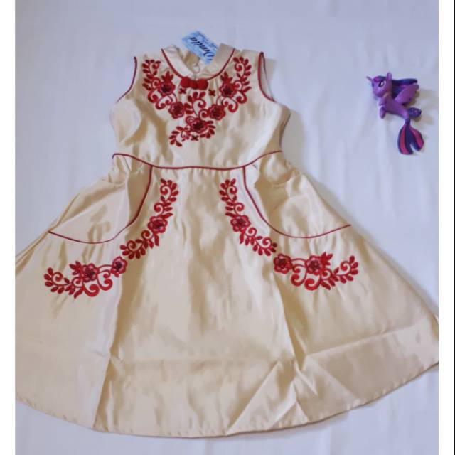 Gaun anak sz 4  merk donita