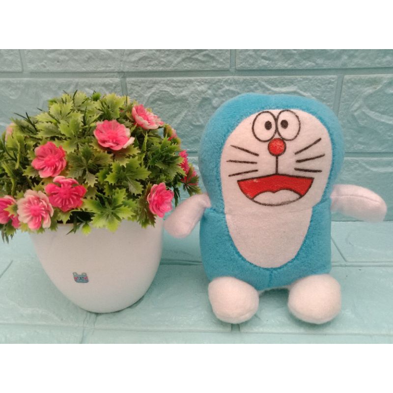 Boneka Doraemon Mini