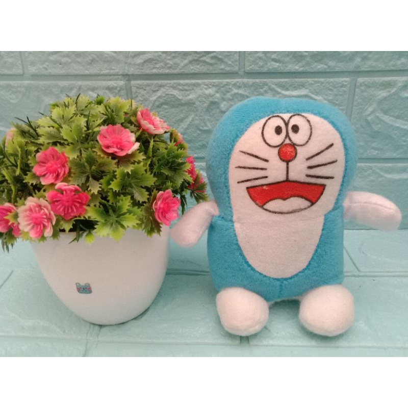 Boneka Doraemon Mini