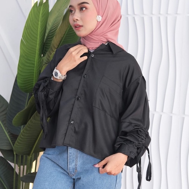 KEZRA MONIC TOP BLOUSE SERUT RAYON HIGH QUALITY 100% / ATASAN WANITA SELEBGRAM / BLOUSE KEMEJA WANITA SERUT VIRAL Blouse Katun Rayon Wanita / Atasan Perempuan FIT TO XL LD 112 / Full Kancing Depan Ghema Puff Top kaos serut kekinian blouse serut wanita