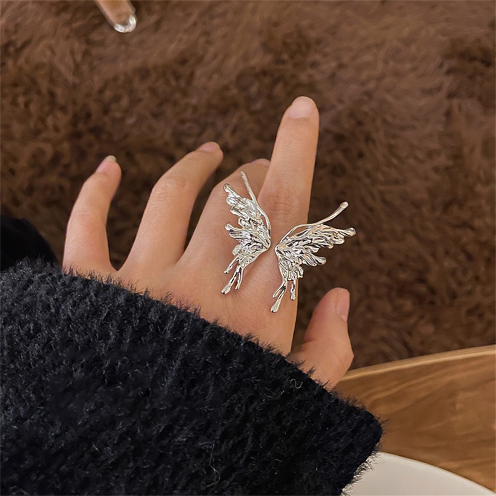 Cincin Model Terbuka Bentuk Kupu-Kupu Warna Silver Gaya Retro Untuk Wanita