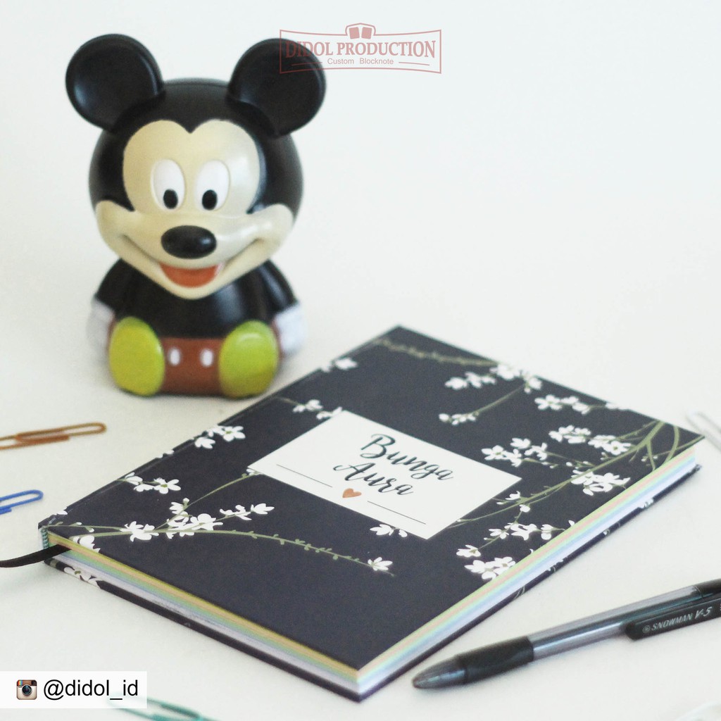 

Notebook A5 Black with White Floral (Notebook Custom)