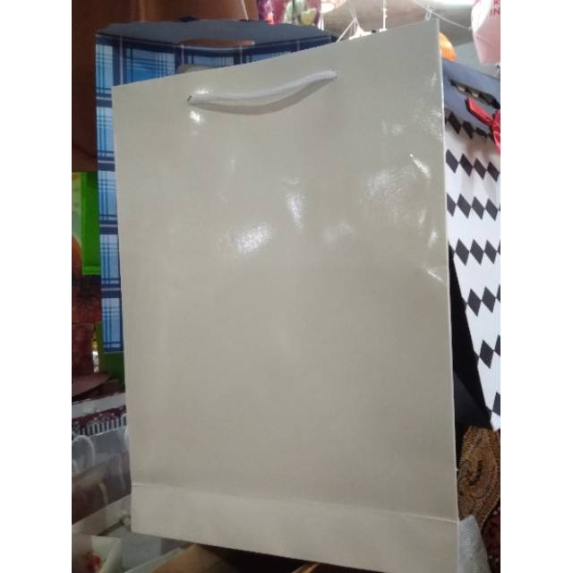 

Paper bag lamilating isi 12 pcs terlaris dan murah