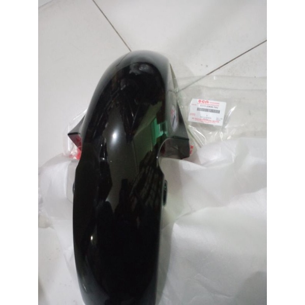 SLEBOR DEPAN SUZUKI GSX 150 HITAM