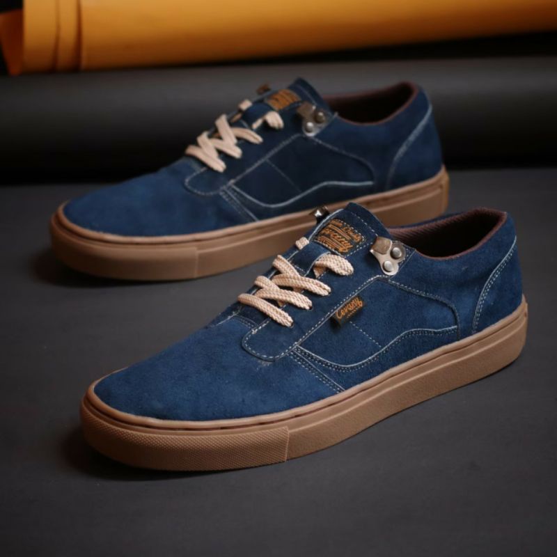 Sepatu Sneakers Casual Kasual Kets Santai Kuliah Sekolah Original Kulit Suede Lembut Berkualitas