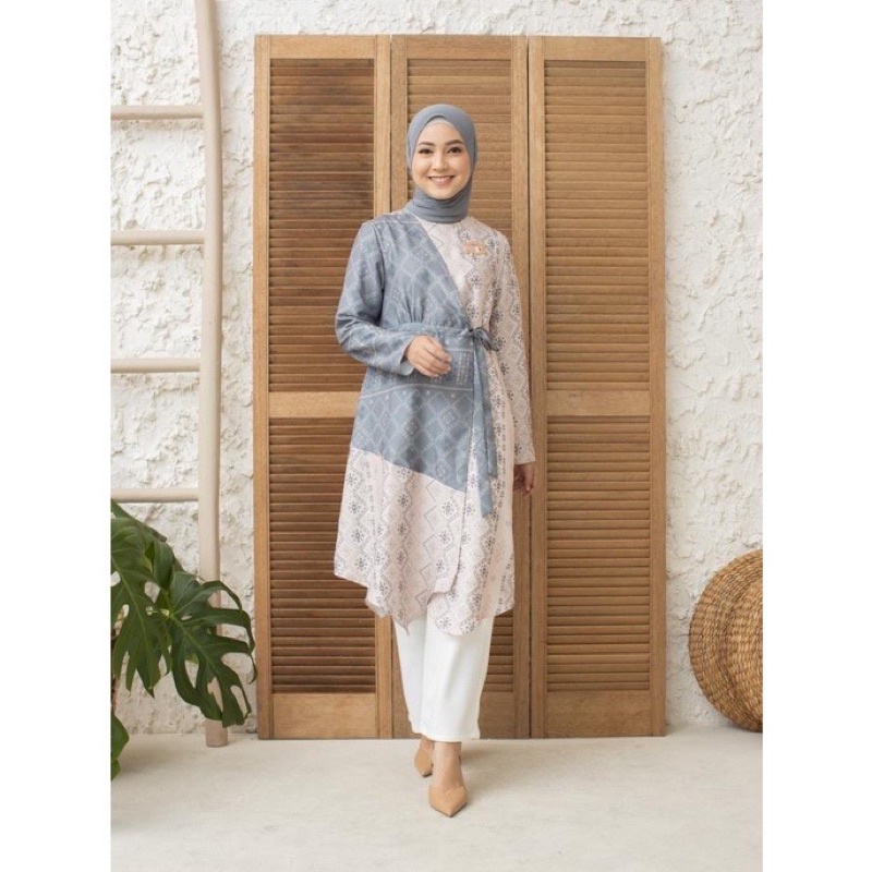 Preloved Alicia Tunik Frost Gray WearingKlamby XL, Dijual Harga Tag Karna Salah ukuran