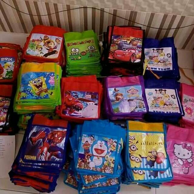 

Taa ultah karakter untuk snack dan dus nasi0