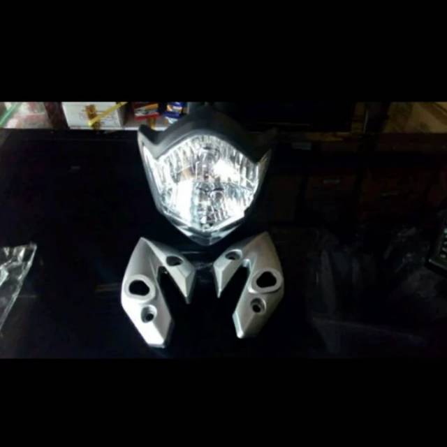 lampu depan Vixion old 2012 plus kupingan lampu