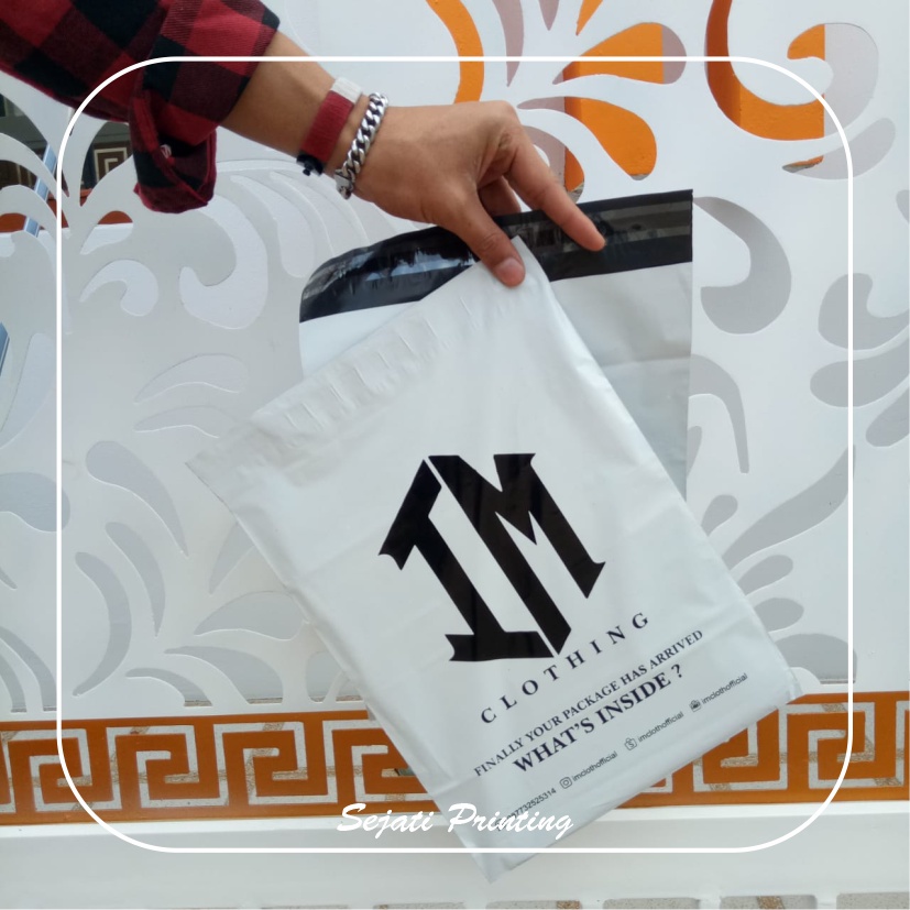 

Sablon Plastik Murah 25x35cm,FREE DESAIN - SEJATIPRINTING - POLYMAILER PUTIH