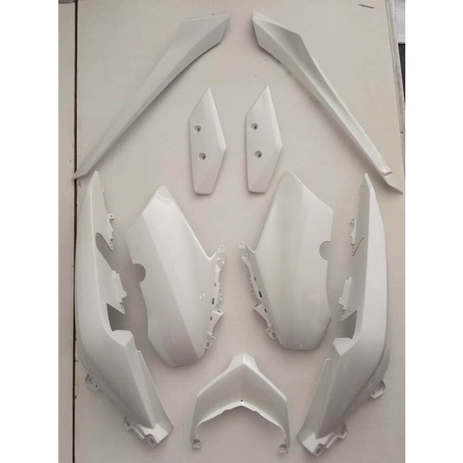 YAMAHA BODY MOTOR YAMAHA XMAX 250 PUTIH