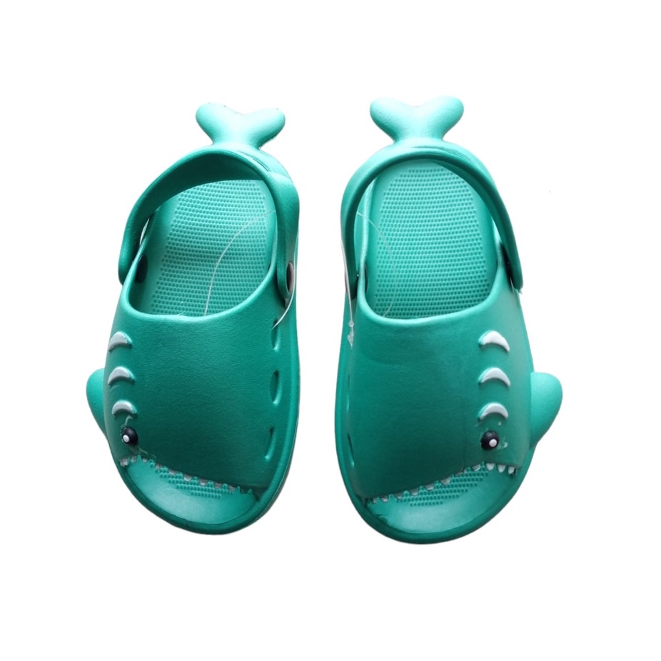 Sendal Anak Laki Laki IMPORT Usia 3 4 5 Tahun Baby Shark - Sepatu Sandal Slop Anak Cowok Model Ikan Lucu HIJAU Sendal Anak Cowok Cewek Kret Anti Licin Sendal Slop Anak Tali Belakang Nyaman Dipakai Size 24-28