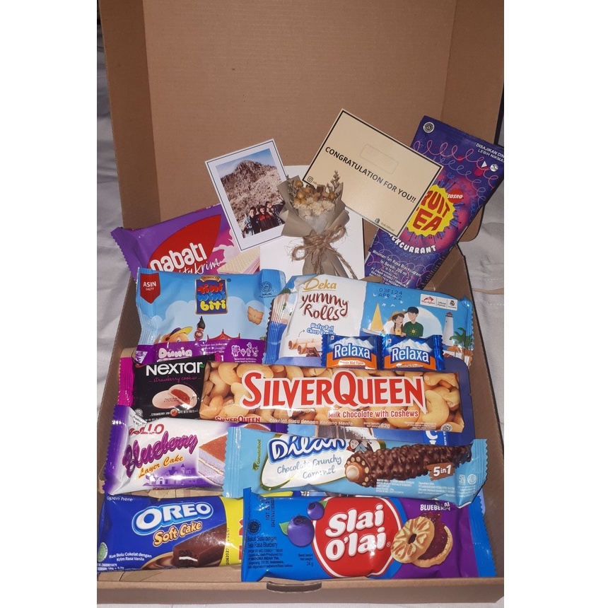 

Gift Box/Snack Box/Hampers Anniversary Sidang Wisuda Ulang Tahun