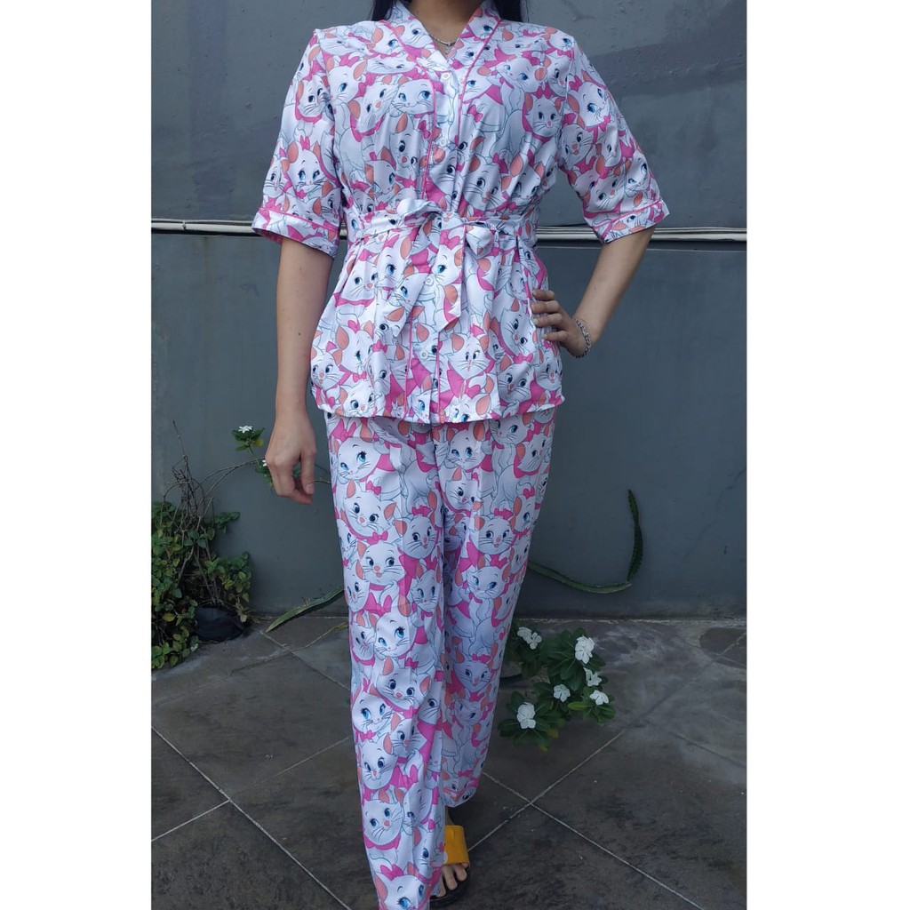 JNV Setelan Kimono CP Wanita Motif Karakter Kartun - Baju Tidur Kimono Lengan Pendek - Bahan Katun-Marie Cat - Putih