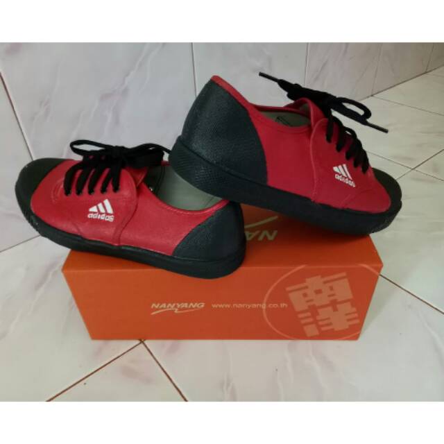 SEPATU NANYANG MOTIF 205-S (MERAH)