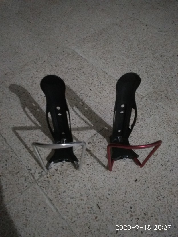 Holder Botol Minum Bahan Aluminium Untuk Sepeda Gunung