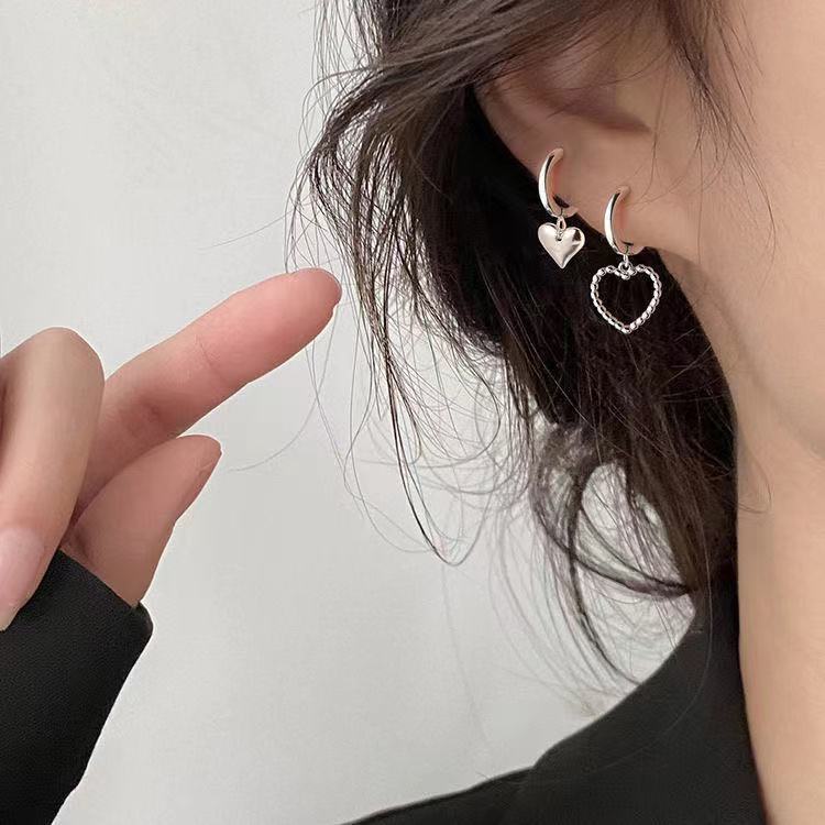 Anting Bentuk Hati Asimetris Gaya Korea