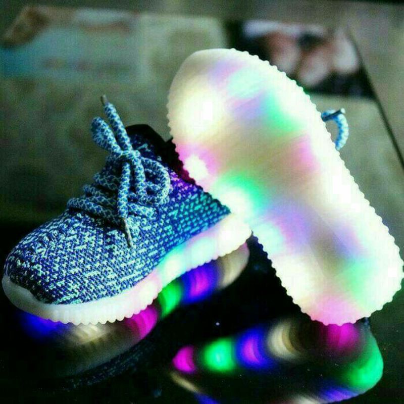 SEPATU YEEZY KIDS LED/SEPATU LED ANAK/SEPATU KARAKTER BAYI/SEPATU LAMPU LED